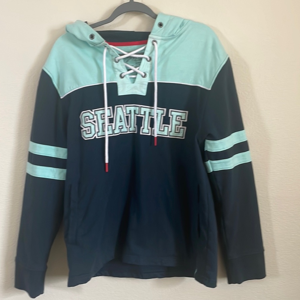 Pull over hoodie, navy and light green Seattle